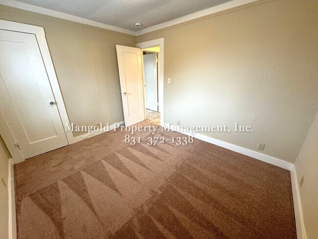Building Photo - Great Home Located In New Monterey Neighbo...