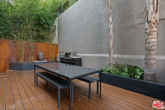 Building Photo - 3601 Dixie Canyon Pl