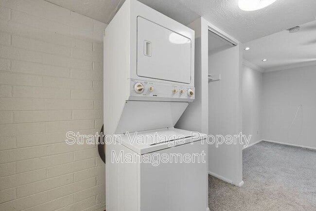 Building Photo - 4114 E Calle Redonda