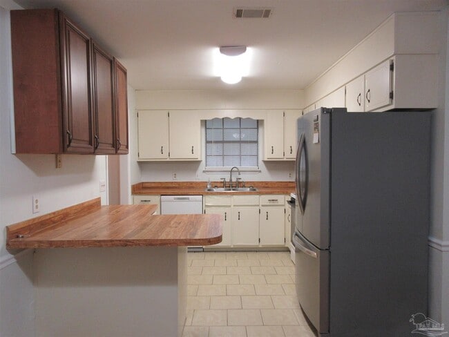 Building Photo - 5060 Saints Ln