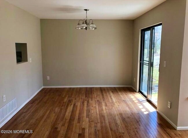 Building Photo - 1004 Arlington Dr