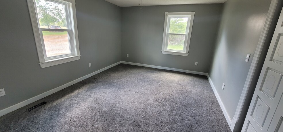 Room 3 - 366 S Greensburg St