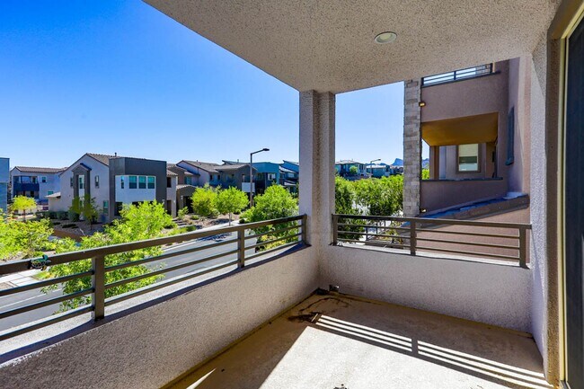 Building Photo - Summerlin Beauty With Bed and Bath On 1st Floor