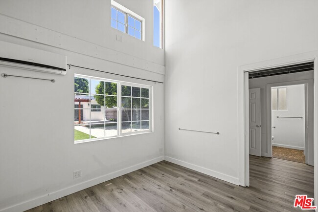 Building Photo - 11151 Hortense St