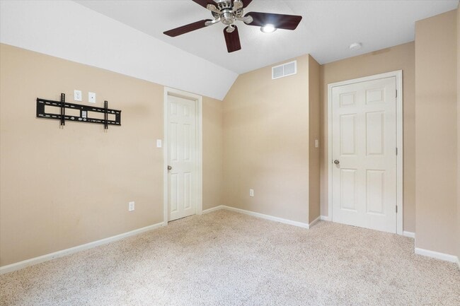 Building Photo - 400 N Village Cir