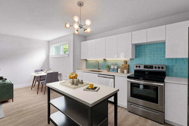 Kitchen to Dining - 1 Bedroom - R Squared