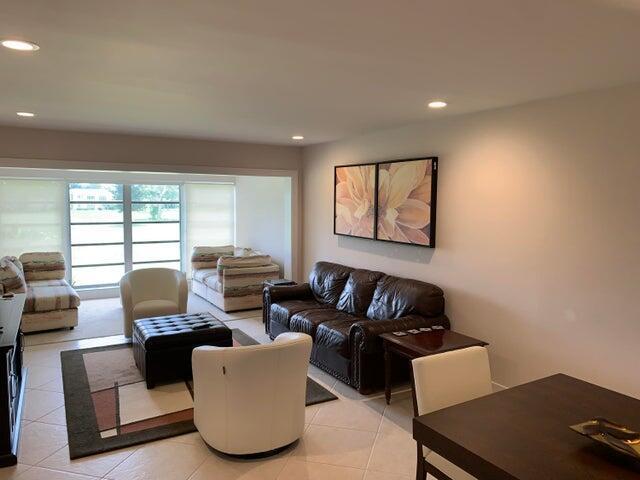 Building Photo - 5656 Via Delray Blvd