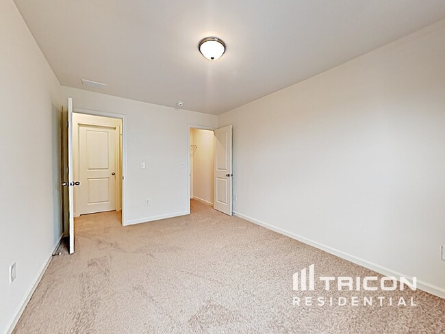 Building Photo - 1017 Hudson Ct