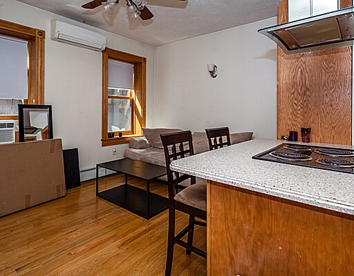 Building Photo - 98 Myrtle St