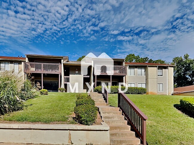 Building Photo - 3575 Oakvale Rd Unit 405