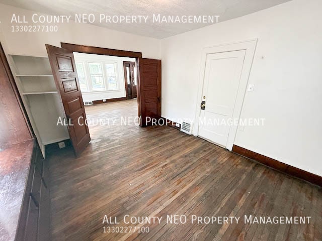 Building Photo - 859 Brown St
