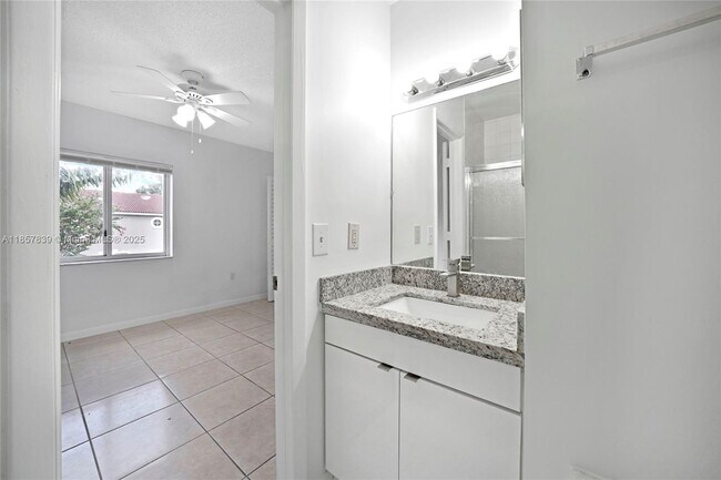Building Photo - 139 Riviera Cir