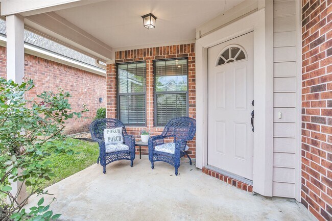 Building Photo - 119 Golfview Ct