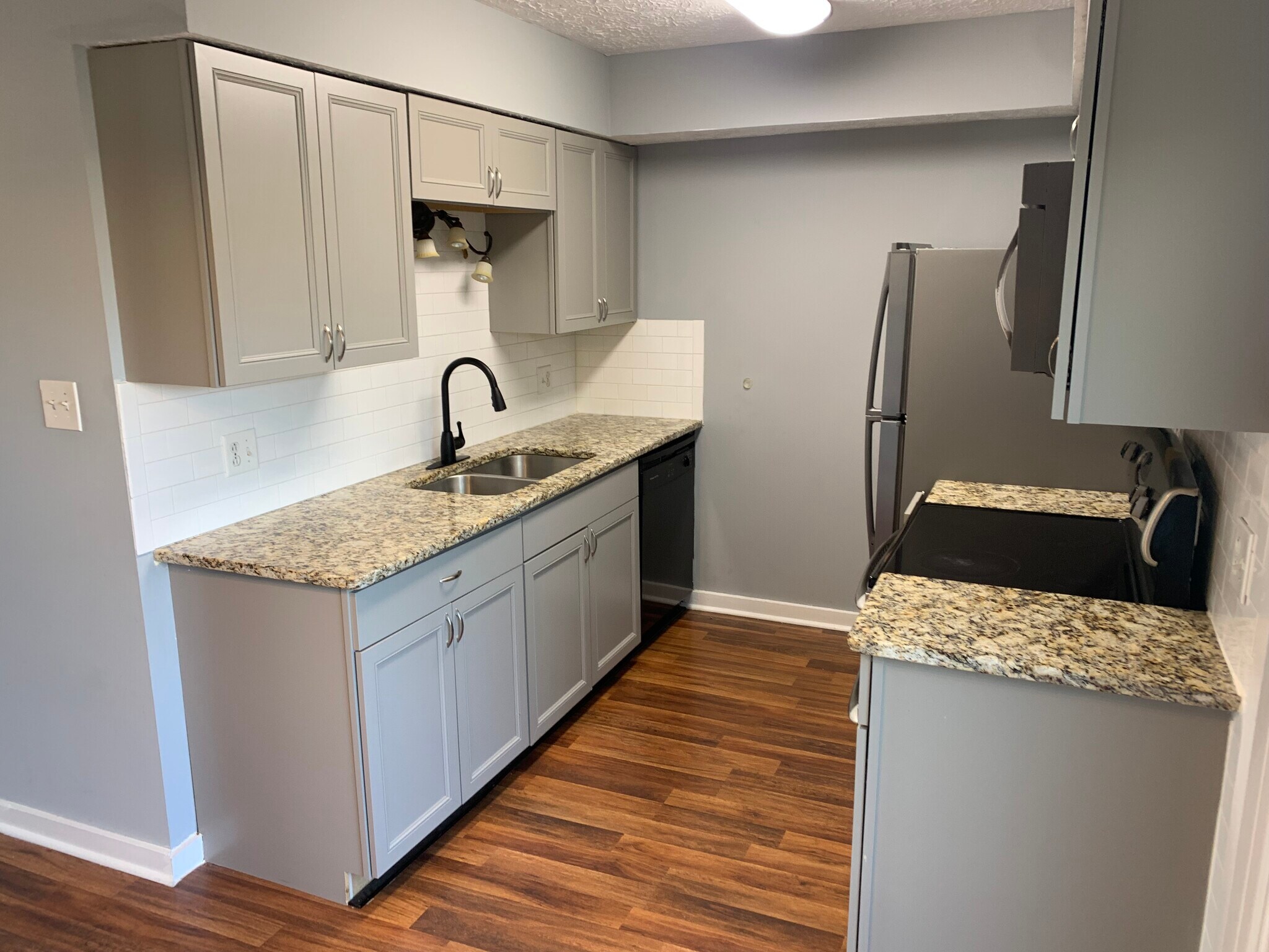 kitchen - 440 Edinburgh Rd