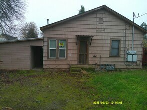 Building Photo - 140-14