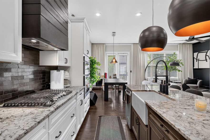 Building Photo - 3487 Fenton Dr