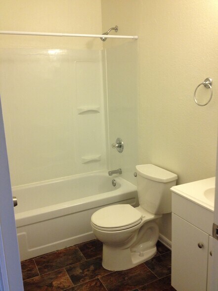 Bathroom - 1136 Arthur St