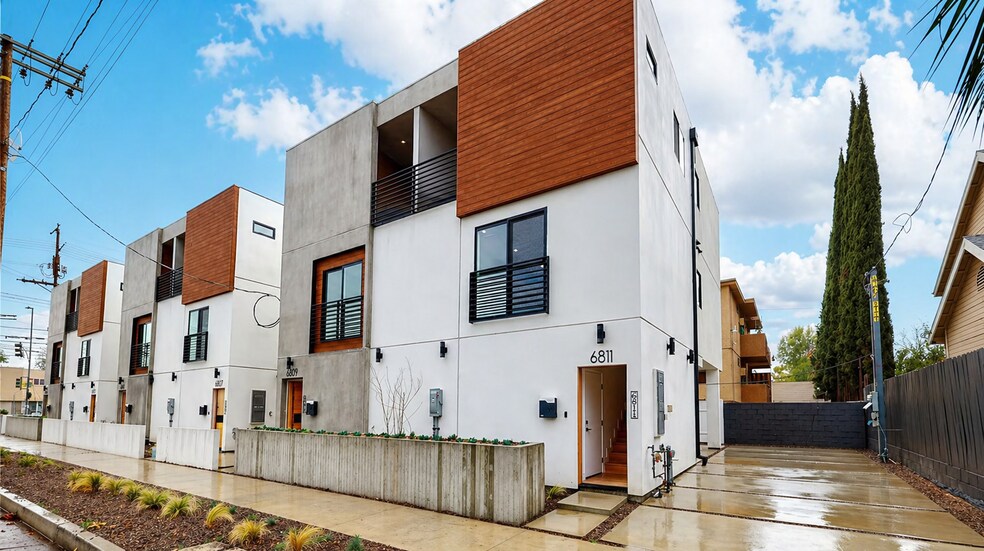 Building Photo - 6811 Gloria Ave