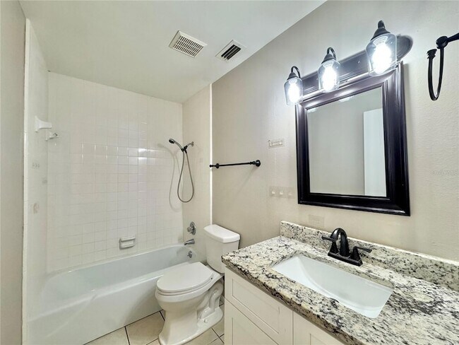 Building Photo - 1550 11th St NE