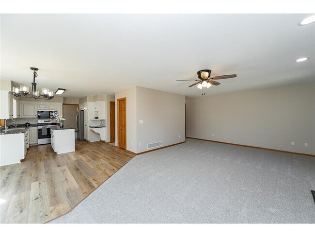 Building Photo - 2511 Mayowood Ln SW