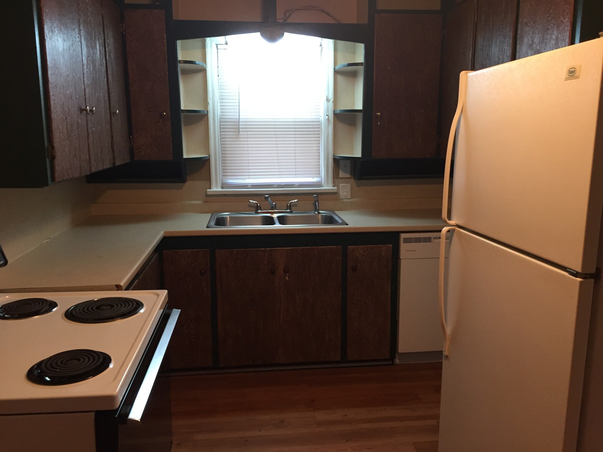 Building Photo - 1117 S Walnut St