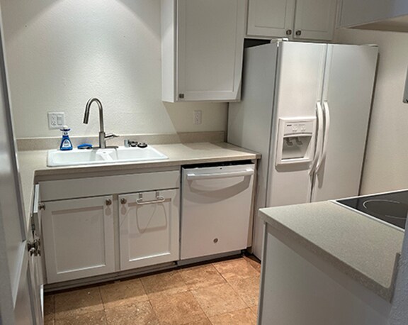 Building Photo - 8400 De Longpre Ave