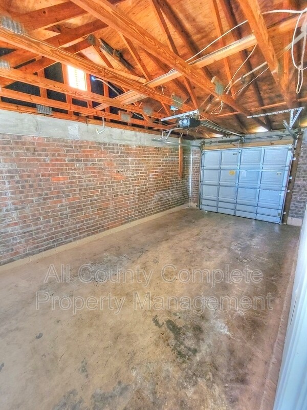 Building Photo - 10881 Key Coral Dr