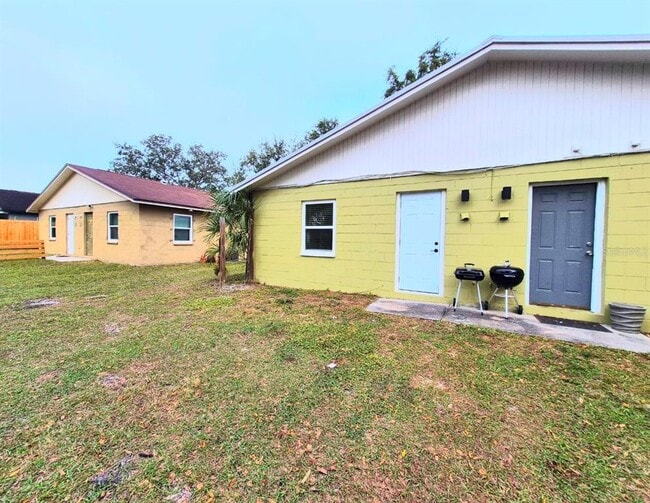 Building Photo - 2408 W Cypress St