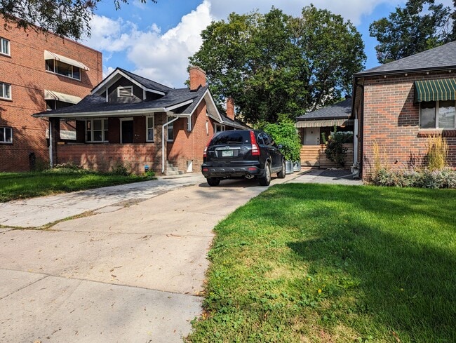 Tandem 2 Car Driveway - 754 Albion St