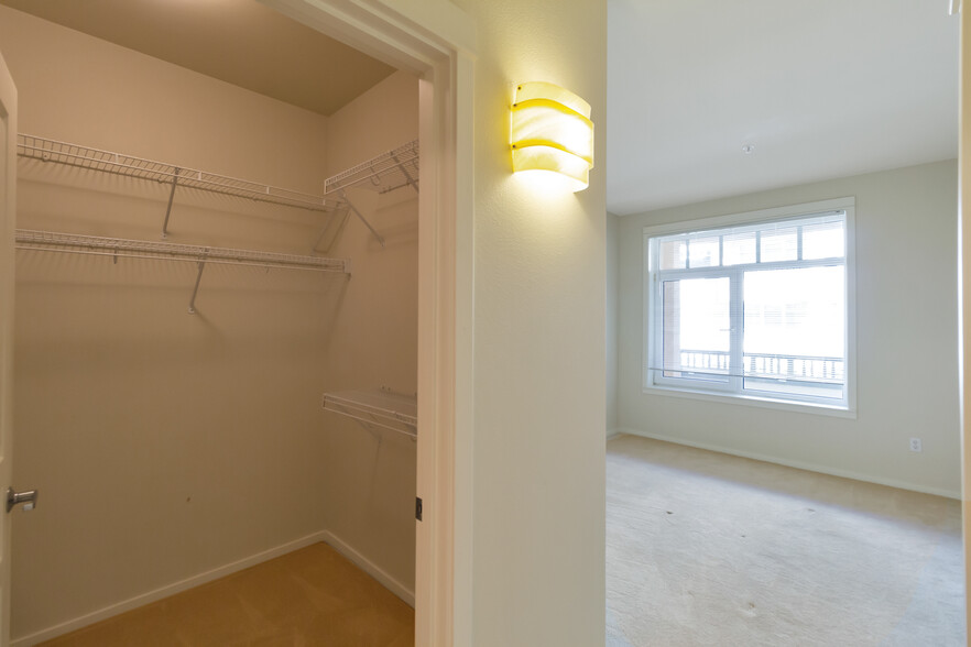 Building Photo - 108 2nd Ave S