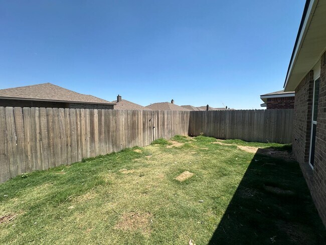 Building Photo - Available October 8th- in Upland West.