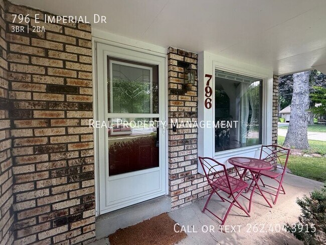 Building Photo - 796 E Imperial Dr