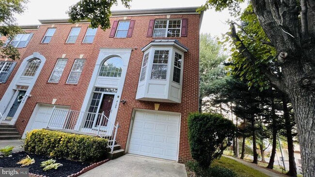 Primary Photo - 4100 Flower Box Ct