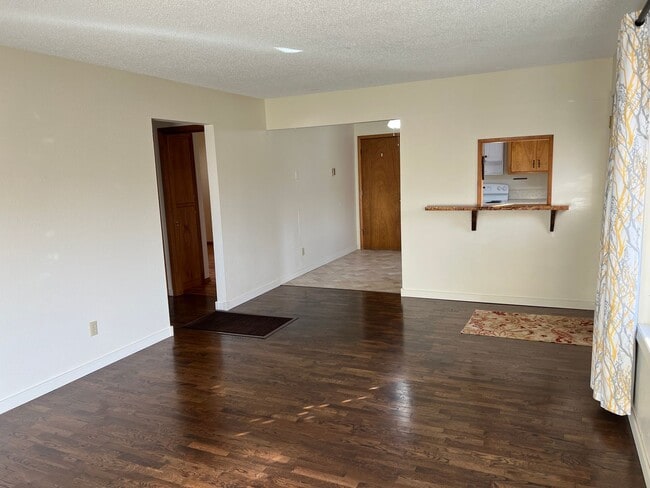 Building Photo - ross01