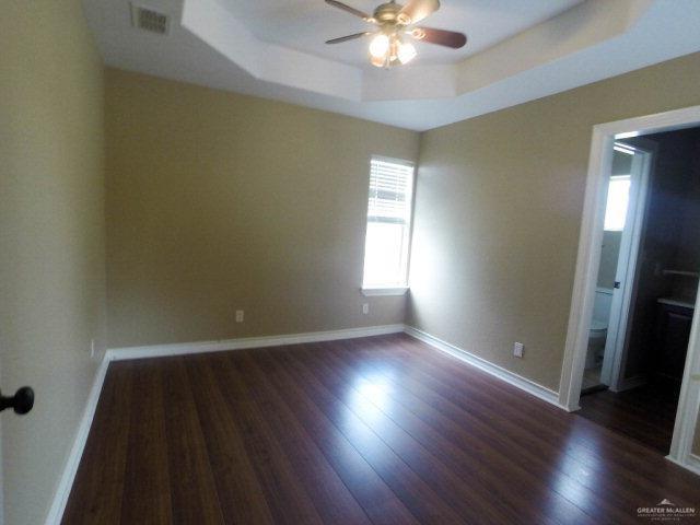 Building Photo - 15 San Saba St