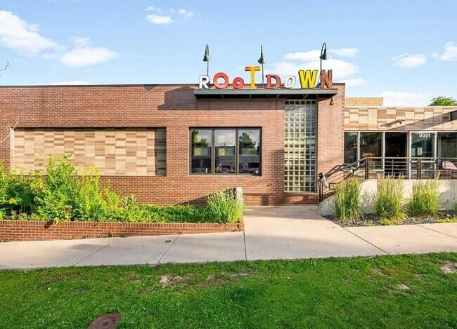 Building Photo - 1475 W 43rd Ave