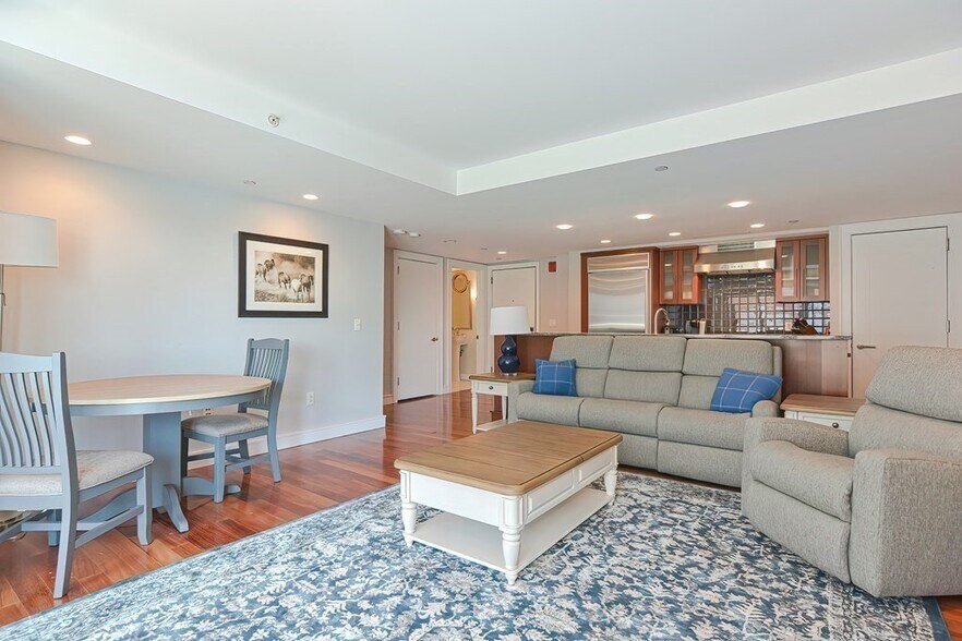 Building Photo - 3 Battery Wharf