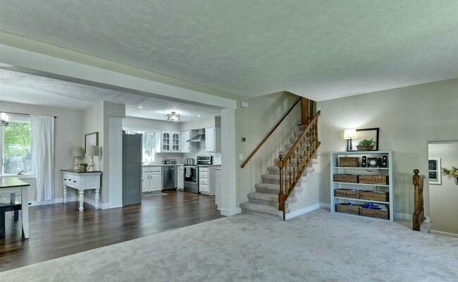Building Photo - 4 Bedroom in Eldorado!!