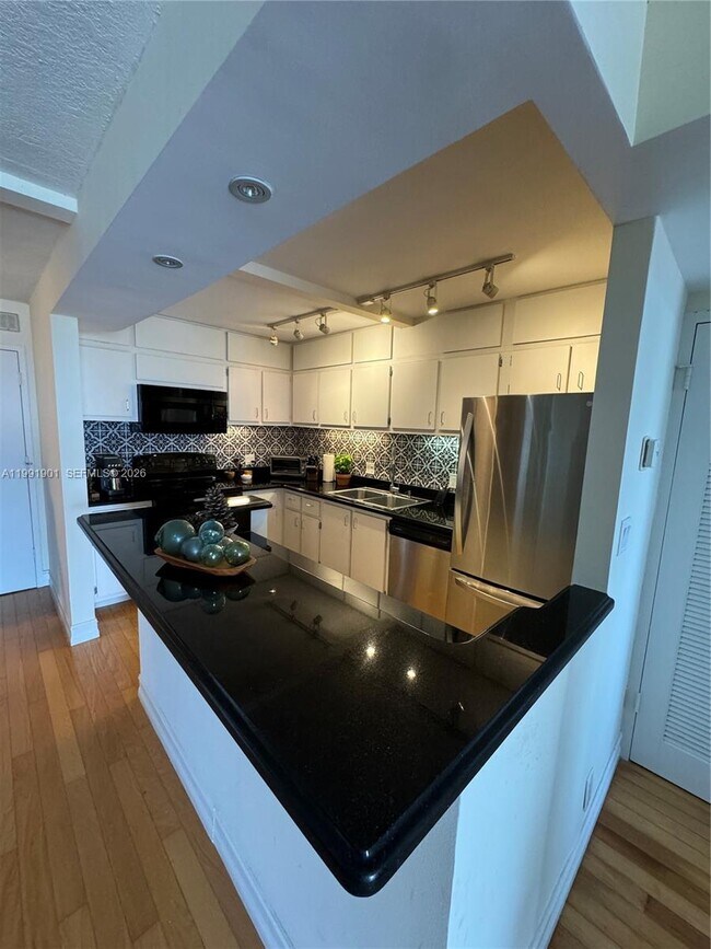 Building Photo - 150 SE 25th Rd