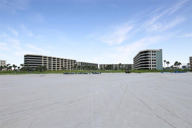 Building Photo - 5780 Midnight Pass Rd