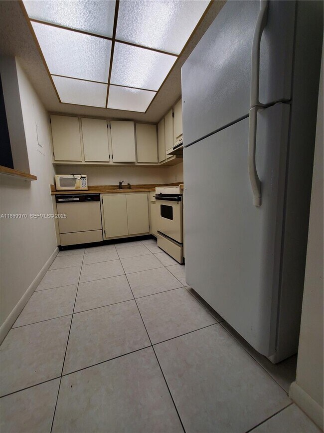 Building Photo - 5550 NW 44th St