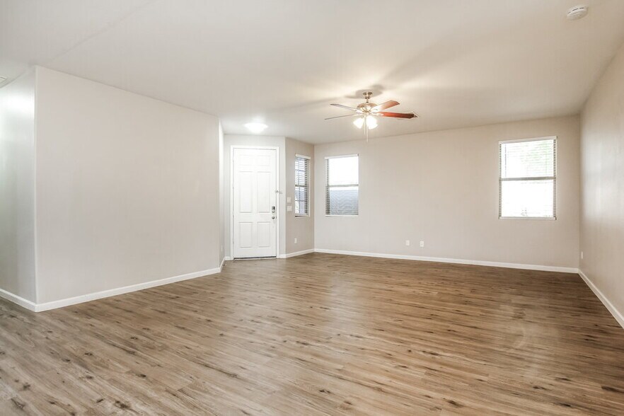 Building Photo - 11838 W Foothill Dr