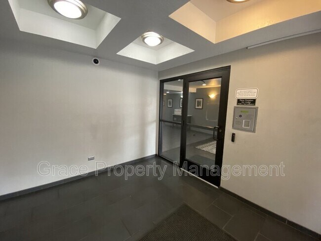 Building Photo - 1441 N Humboldt St