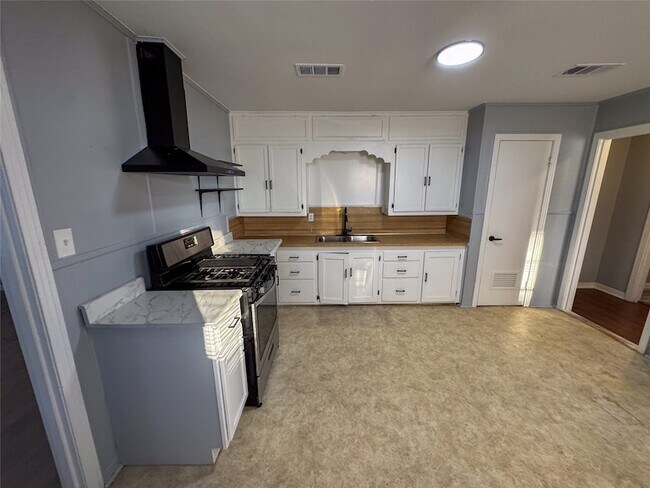 Building Photo - 1326 W Shepherd St