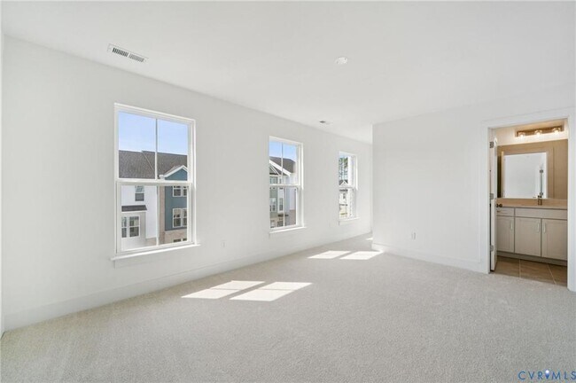 Building Photo - 15369 Sunray Aly