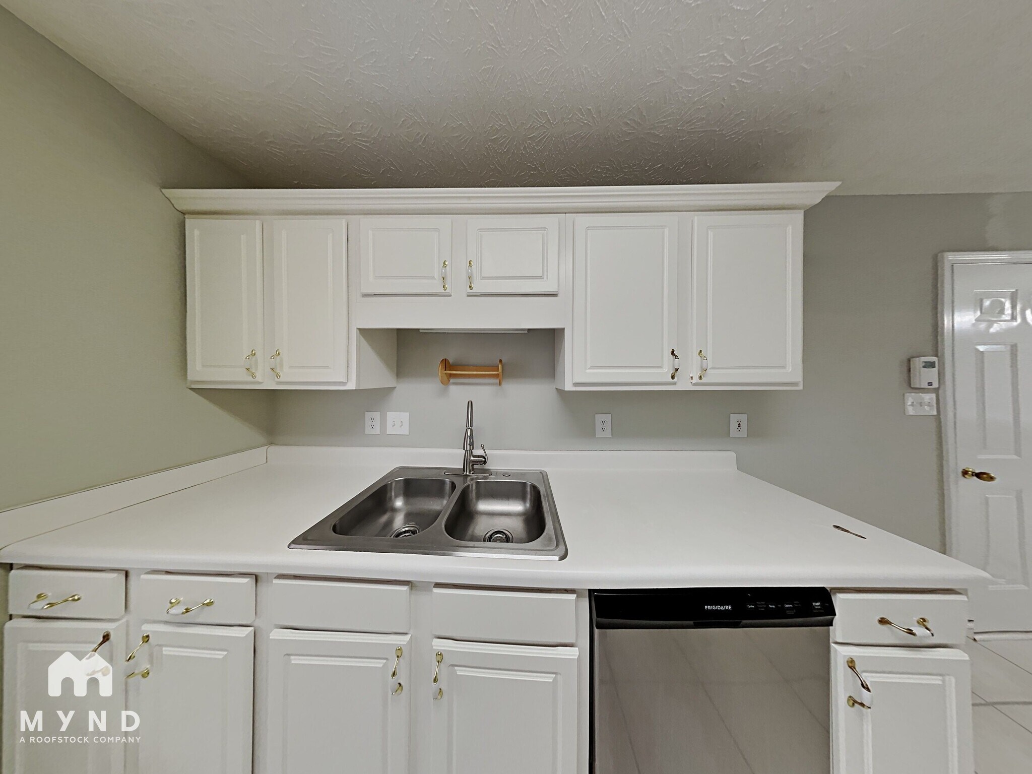 Building Photo - 11190 Knotty Pine Pl