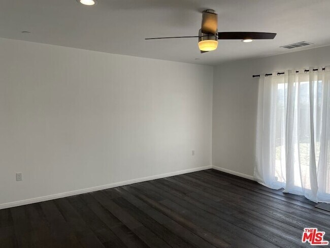 Building Photo - 2877 Gram Dr