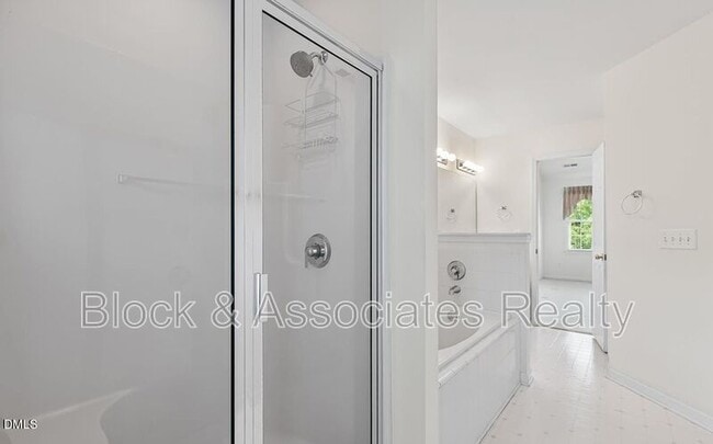 Building Photo - 304 Nottinghill Walk