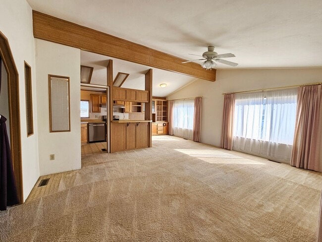 Building Photo - 13973applelane.is4lease.com