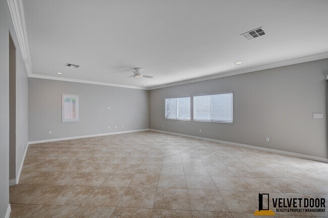 Building Photo - 853 Middle Valley St